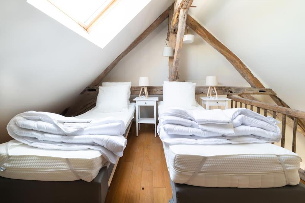 Le Clos Du Tilleul Fabuleuse Propriete 15 A 30 Pers Piscine Au Coeur D'Un Charmant Village Thilouze 外观 照片