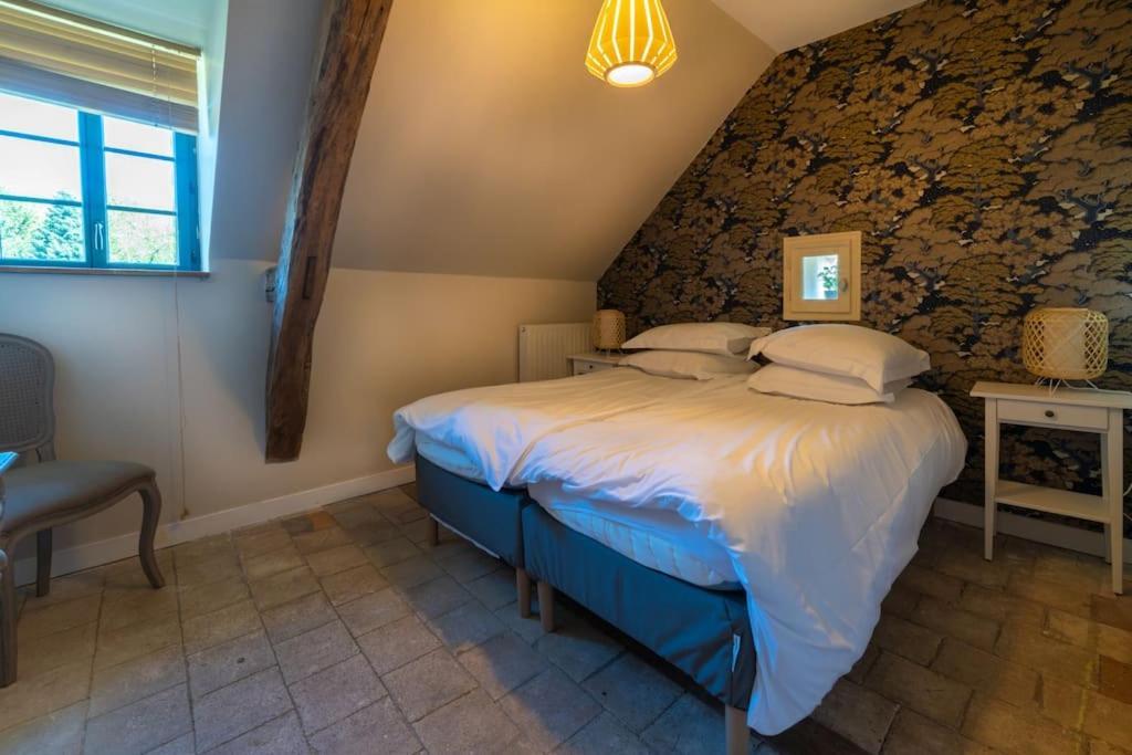 Le Clos Du Tilleul Fabuleuse Propriete 15 A 30 Pers Piscine Au Coeur D'Un Charmant Village Thilouze 外观 照片