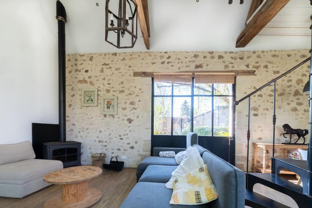 Le Clos Du Tilleul Fabuleuse Propriete 15 A 30 Pers Piscine Au Coeur D'Un Charmant Village Thilouze 外观 照片