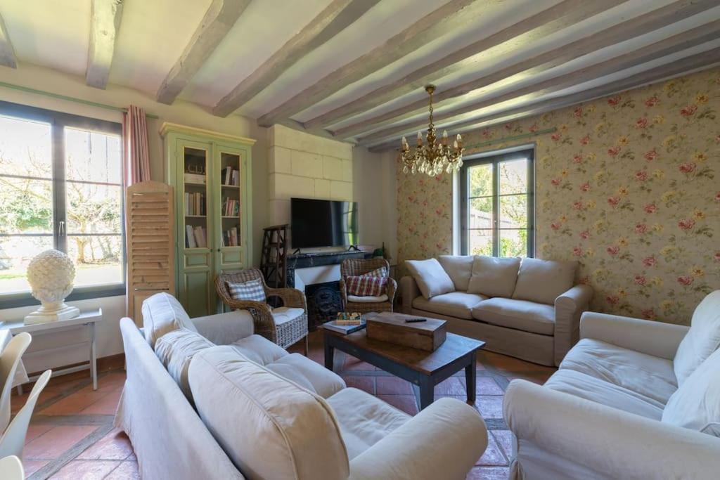 Le Clos Du Tilleul Fabuleuse Propriete 15 A 30 Pers Piscine Au Coeur D'Un Charmant Village Thilouze 外观 照片