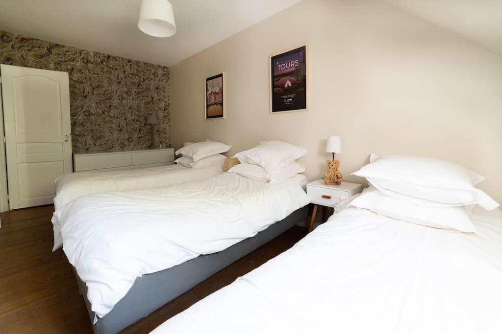 Le Clos Du Tilleul Fabuleuse Propriete 15 A 30 Pers Piscine Au Coeur D'Un Charmant Village Thilouze 外观 照片