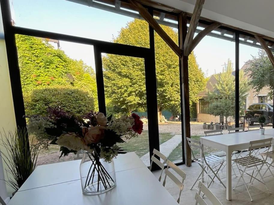 Le Clos Du Tilleul Fabuleuse Propriete 15 A 30 Pers Piscine Au Coeur D'Un Charmant Village Thilouze 外观 照片