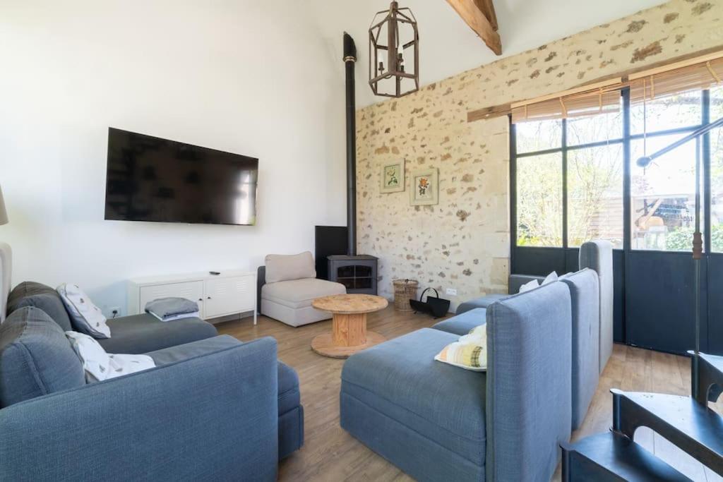 Le Clos Du Tilleul Fabuleuse Propriete 15 A 30 Pers Piscine Au Coeur D'Un Charmant Village Thilouze 外观 照片