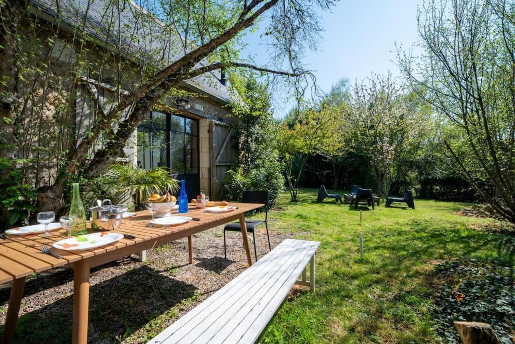 Le Clos Du Tilleul Fabuleuse Propriete 15 A 30 Pers Piscine Au Coeur D'Un Charmant Village Thilouze 外观 照片