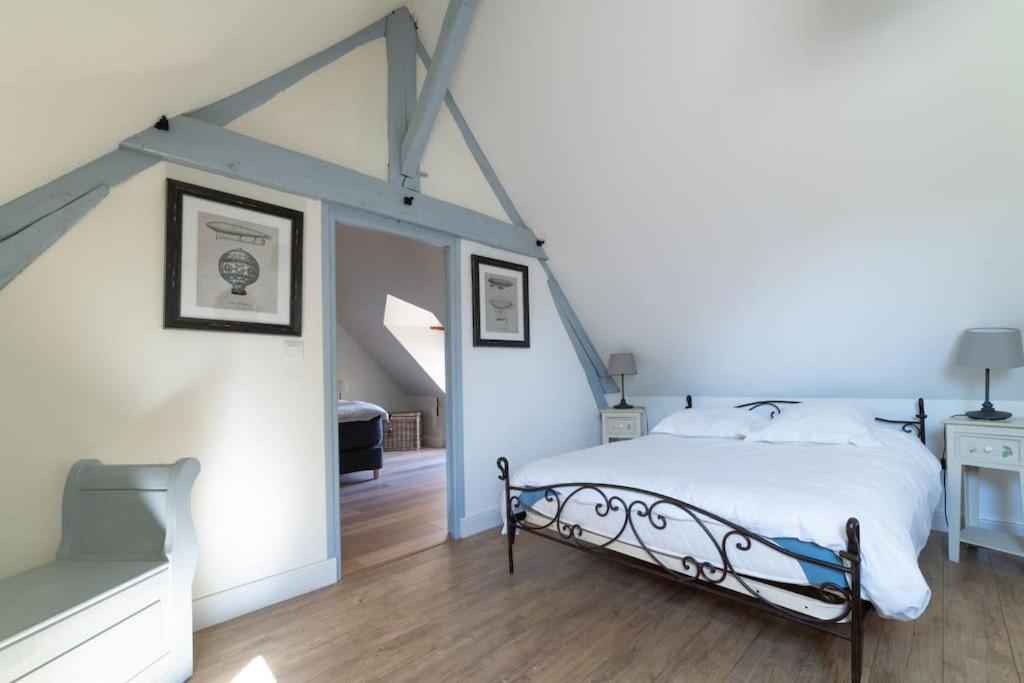 Le Clos Du Tilleul Fabuleuse Propriete 15 A 30 Pers Piscine Au Coeur D'Un Charmant Village Thilouze 外观 照片